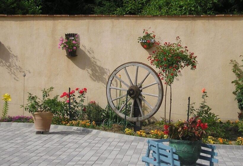 بنسيون Domaine De La Bellière