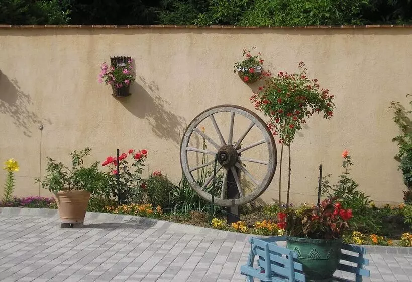 Majatalo Domaine De La Bellière