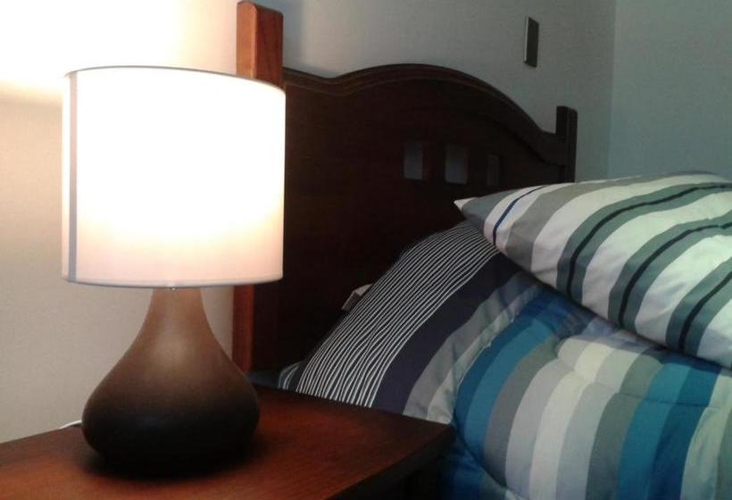 پانسیون Hostal Los Avellanos