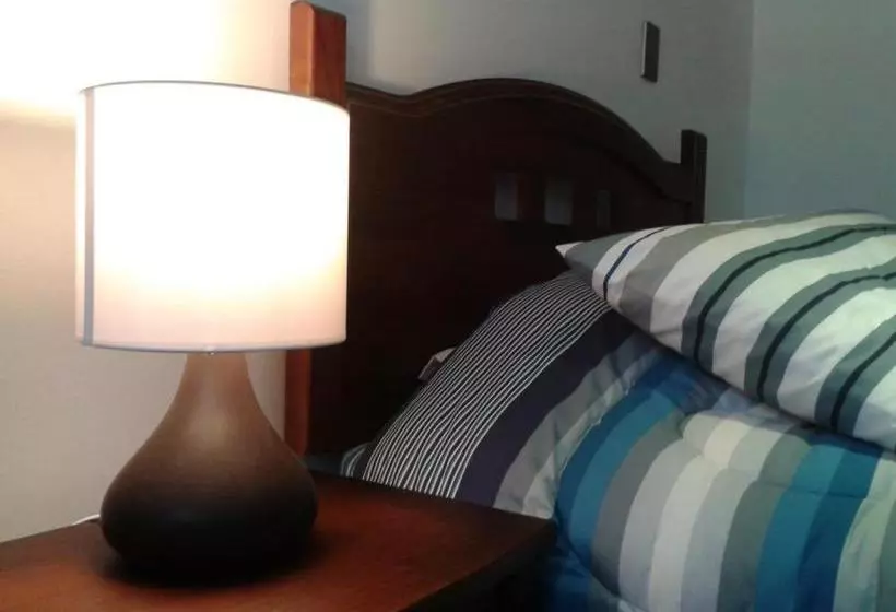 پانسیون Hostal Los Avellanos