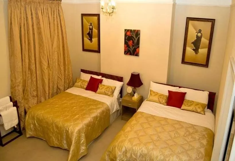 پانسیون No 7 Priory Guest House