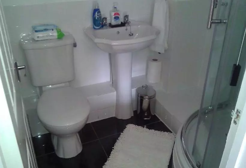 پانسیون No 7 Priory Guest House