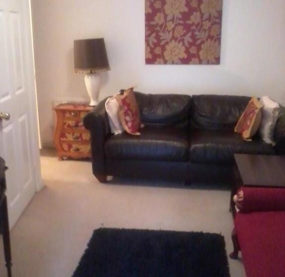 بنسيون No 7 Priory Guest House