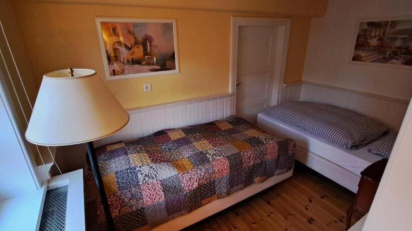 بنسيون Schillers Stadthaus