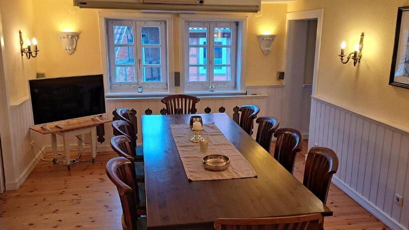 بنسيون Schillers Stadthaus