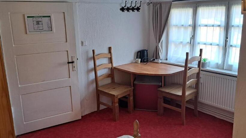 بنسيون Schillers Stadthaus