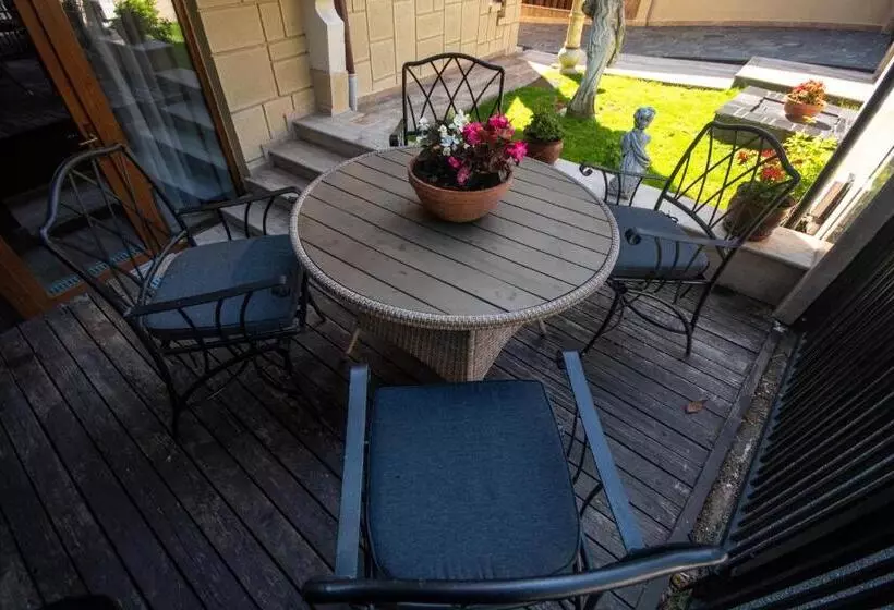 ペンション Vila Sarada Boutique