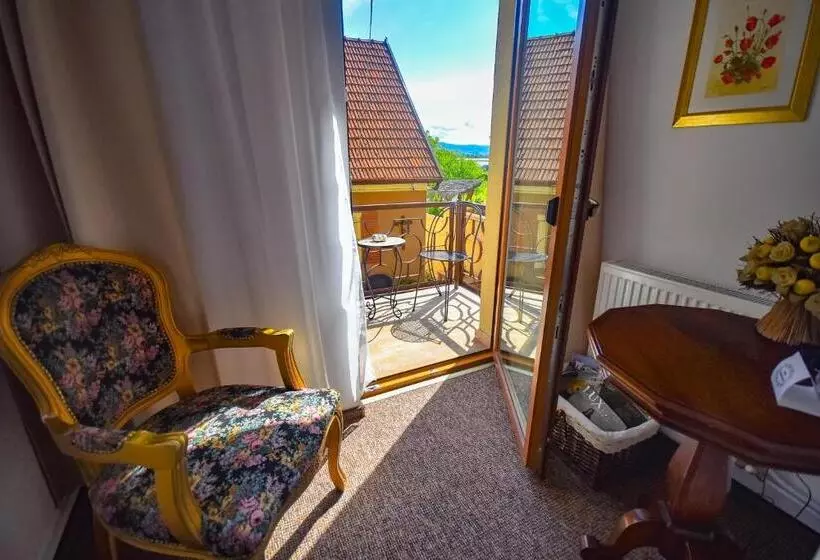 ペンション Vila Sarada Boutique