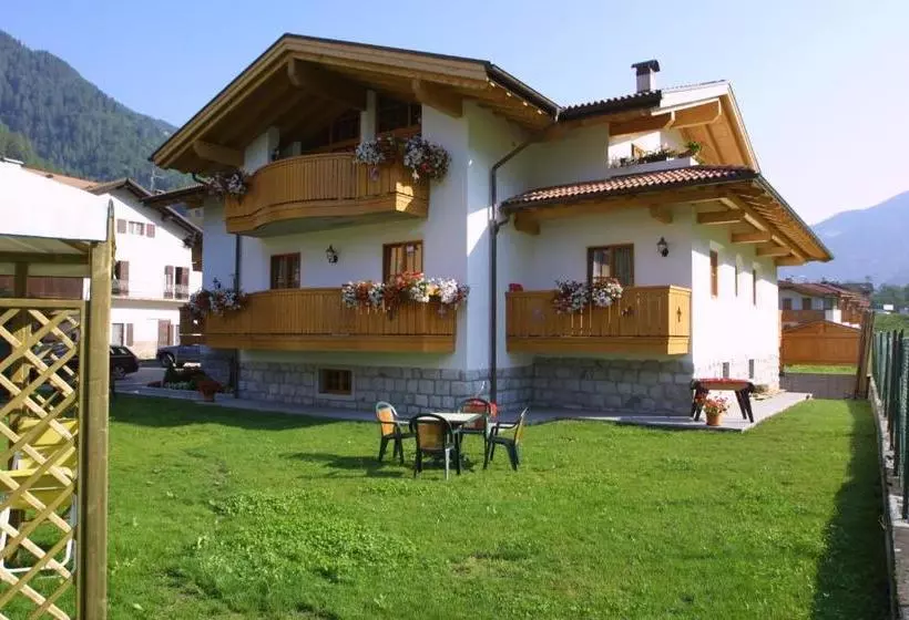 پانسیون Villa Golf