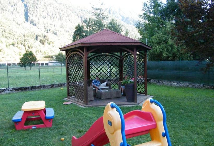 پانسیون Villa Golf