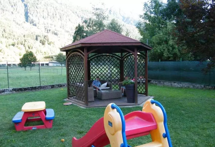 پانسیون Villa Golf