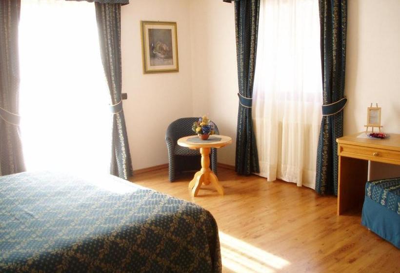 پانسیون Villa Golf