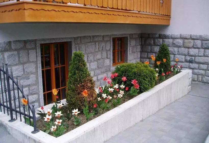 پانسیون Villa Golf