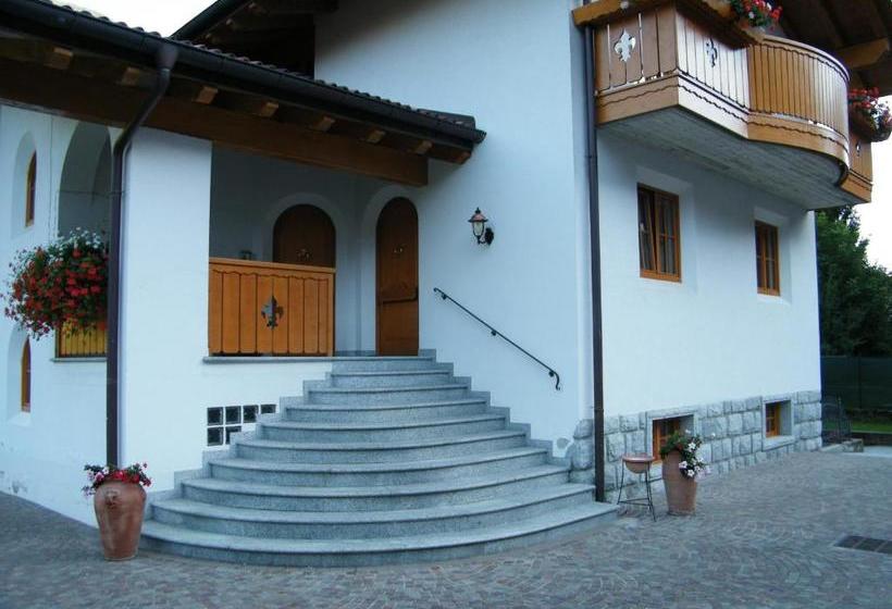 پانسیون Villa Golf