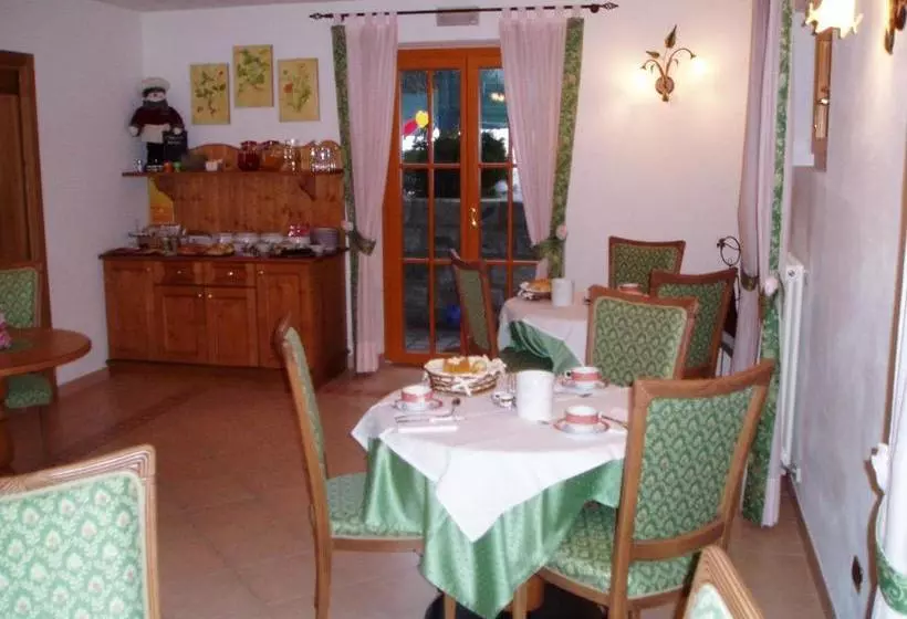 پانسیون Villa Golf