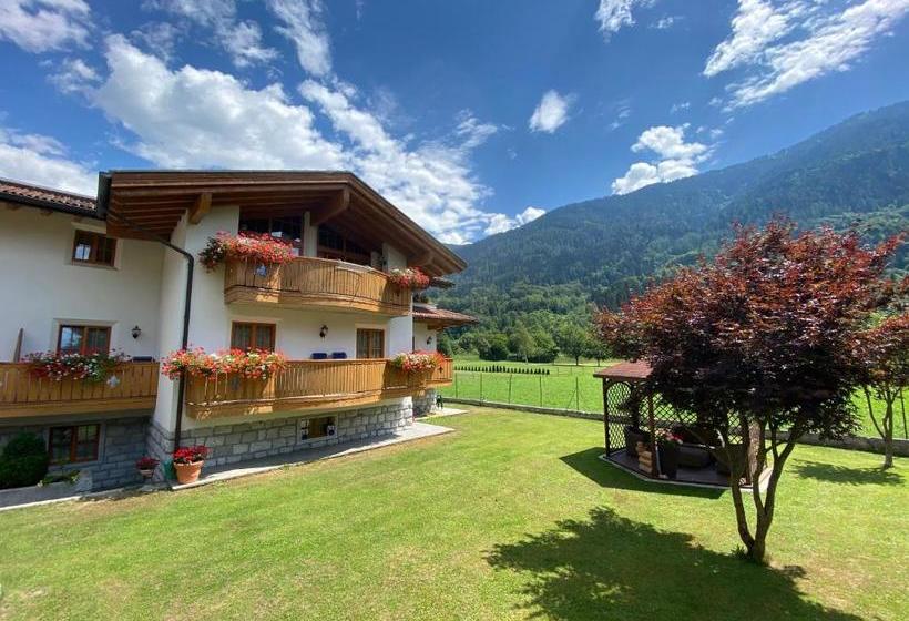 پانسیون Villa Golf