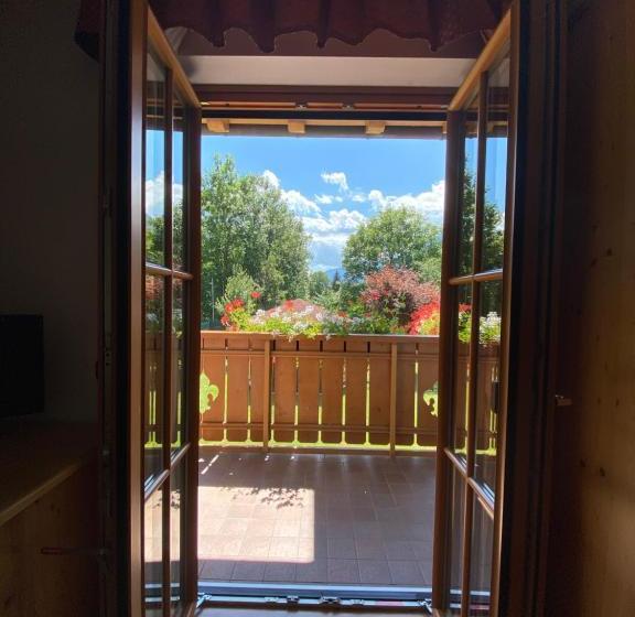 پانسیون Villa Golf