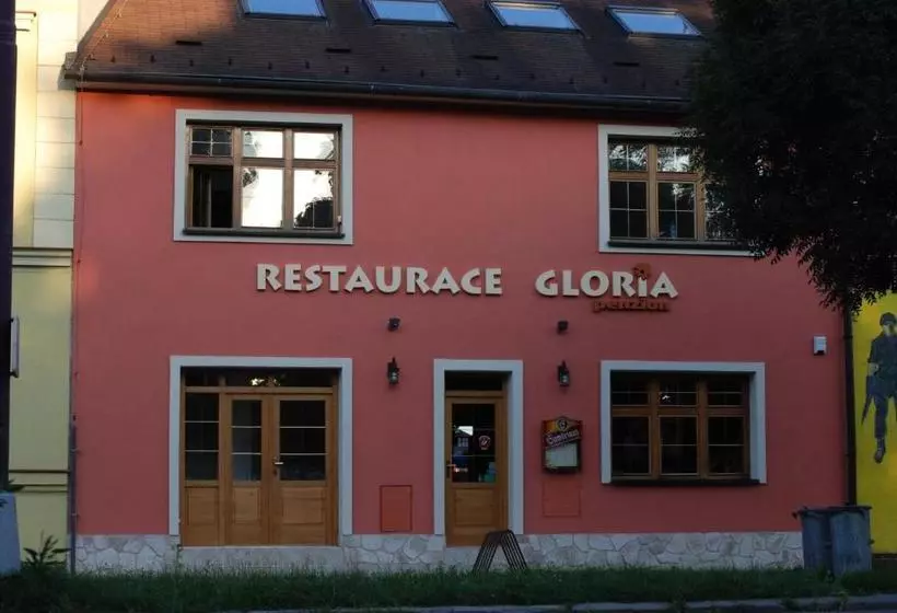 هاستل Gloria