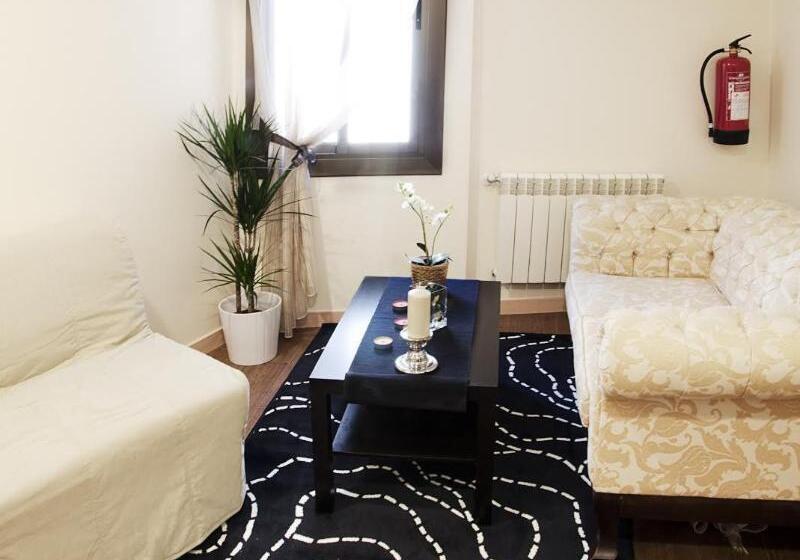 Пансион Hostal Excellence