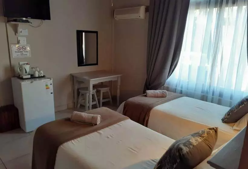 ペンション Komati Guesthouse