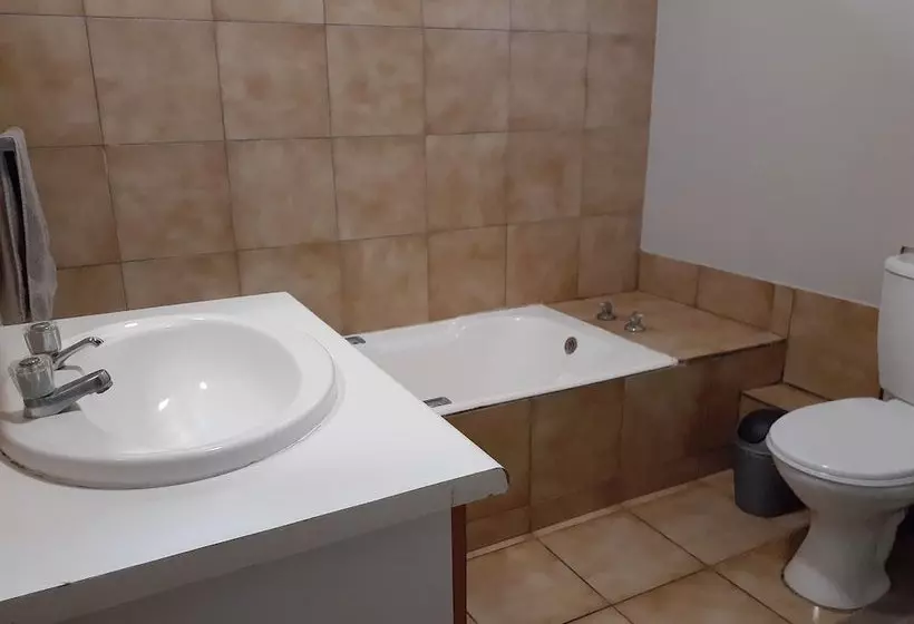 ペンション Komati Guesthouse