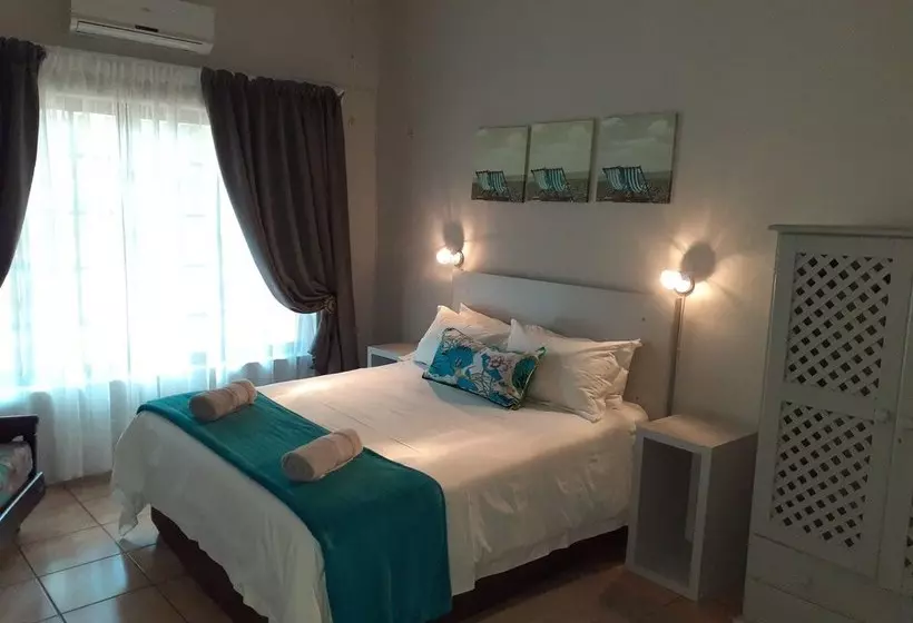 ペンション Komati Guesthouse