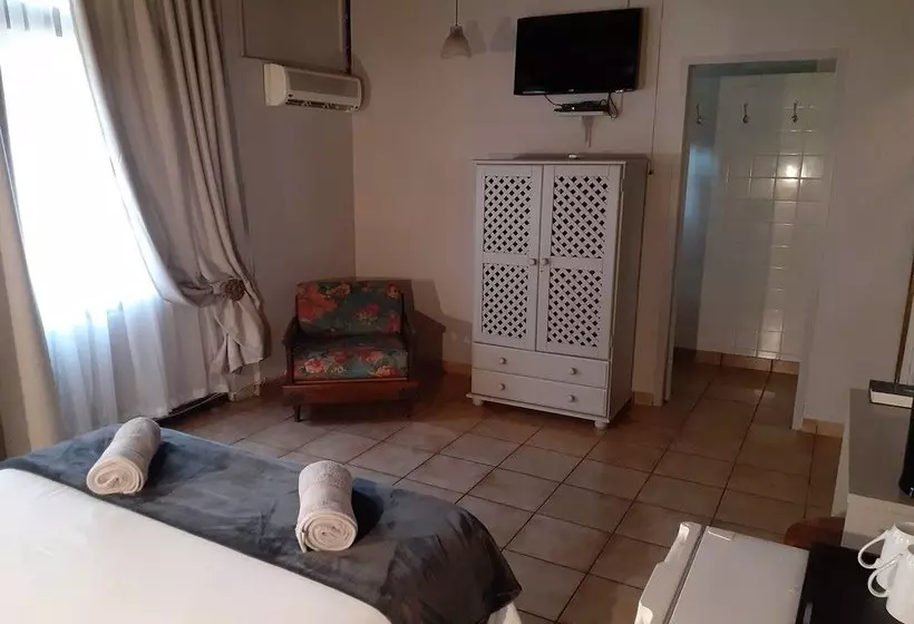 ペンション Komati Guesthouse