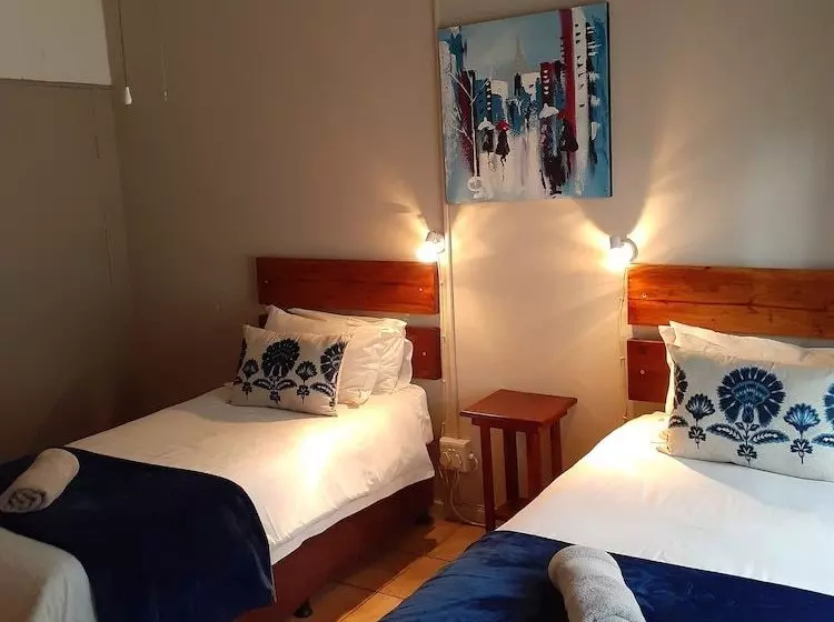 ペンション Komati Guesthouse