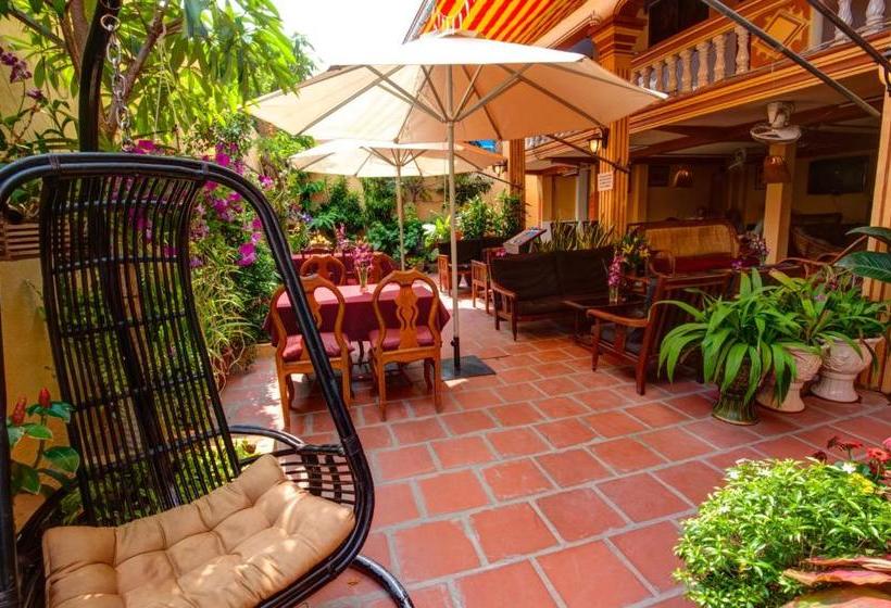 پانسیون #10 Lakeside Guesthouse