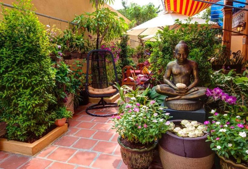 پانسیون #10 Lakeside Guesthouse