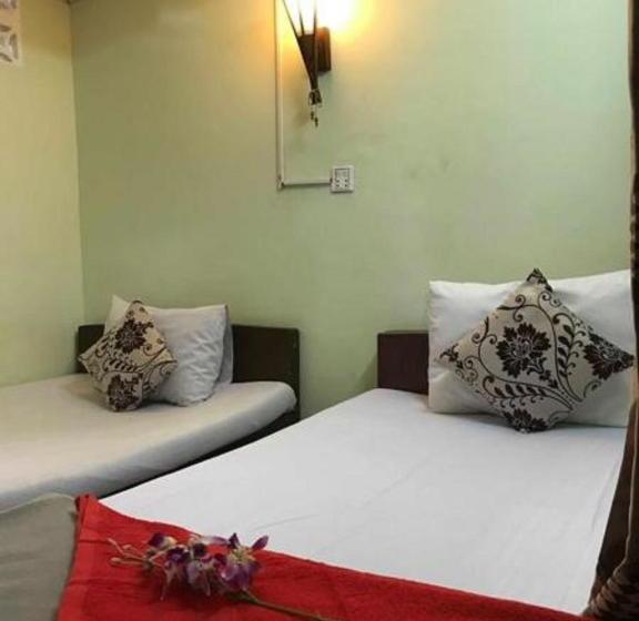 پانسیون #10 Lakeside Guesthouse