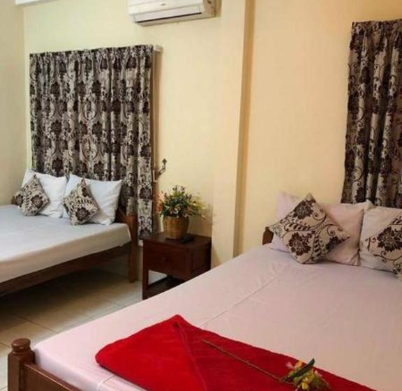 پانسیون #10 Lakeside Guesthouse