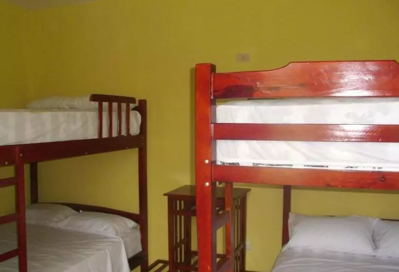 ペンション Hostal Alcazaba