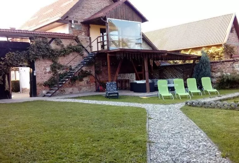 پانسیون Neustadt Villa