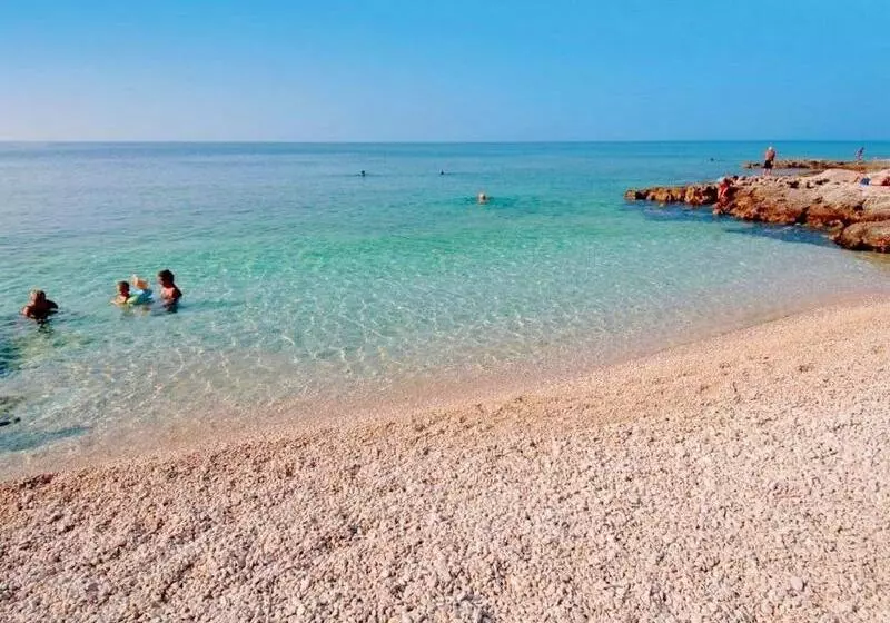 ホテル Apartments Danijel