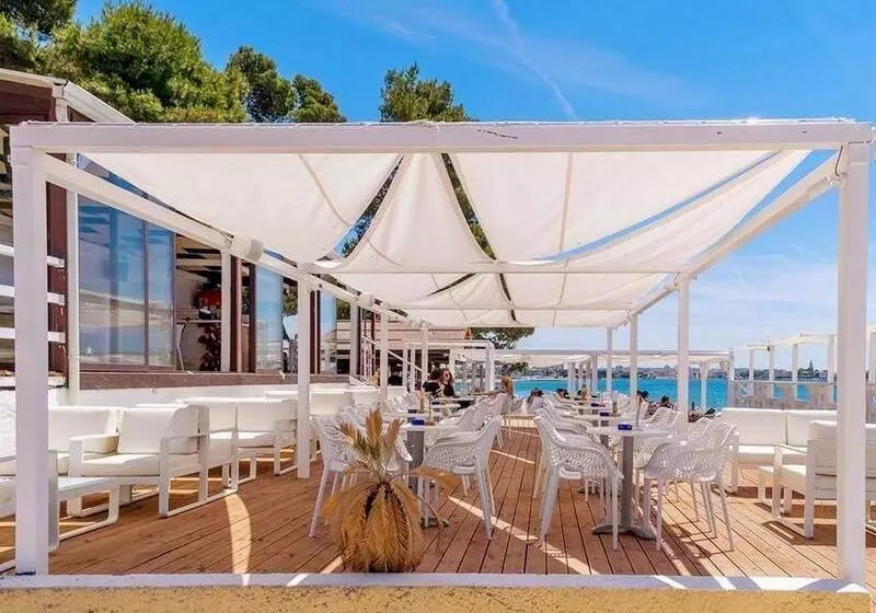 ホテル Apartments Danijel