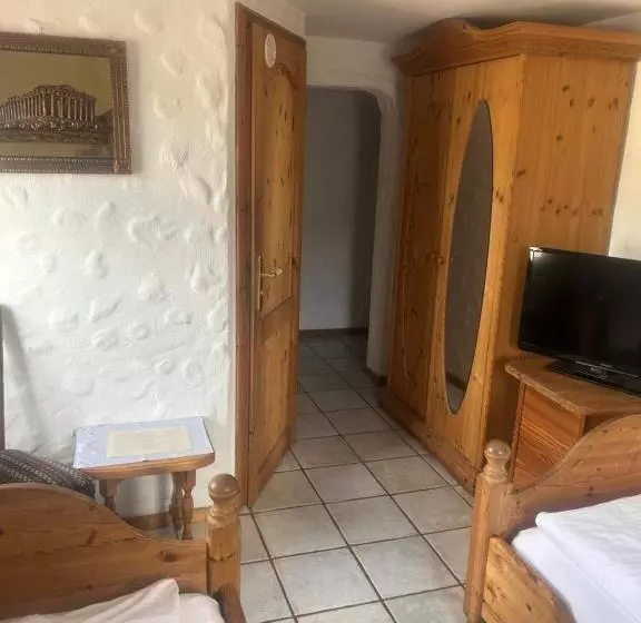 Retkeilymaja Gasthof Zur Post