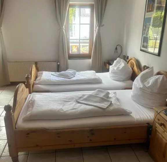Retkeilymaja Gasthof Zur Post