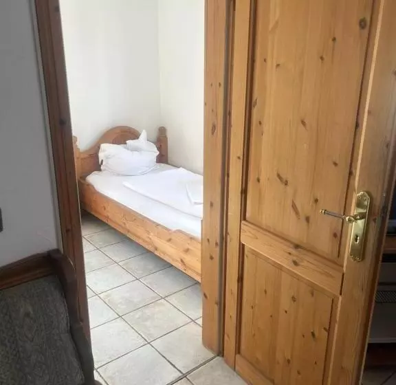 Retkeilymaja Gasthof Zur Post