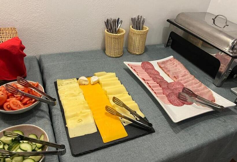 Hirschenhof Apartments