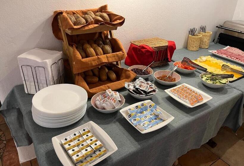 Hirschenhof Apartments