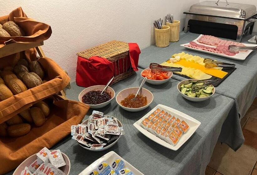 Hirschenhof Apartments