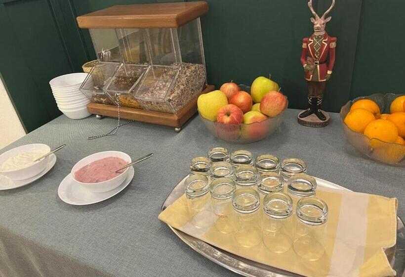 Hirschenhof Apartments