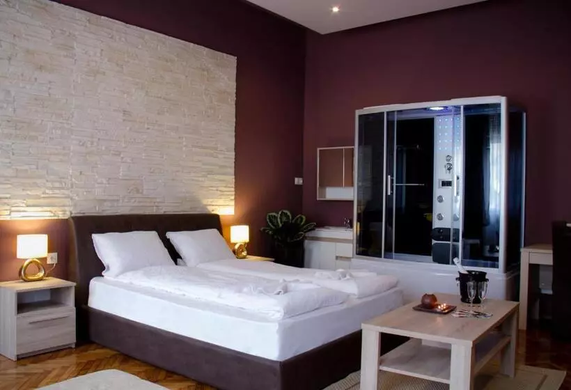 La Pergola & Prestige Panzió