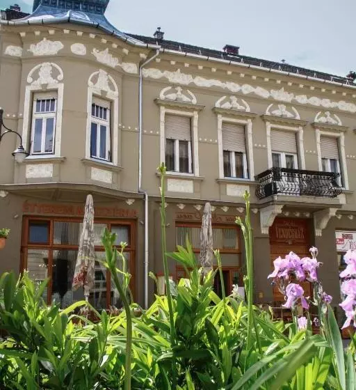 La Pergola & Prestige Panzió