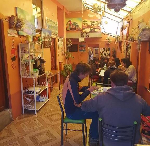 پانسیون Hostal Puerto Alegre