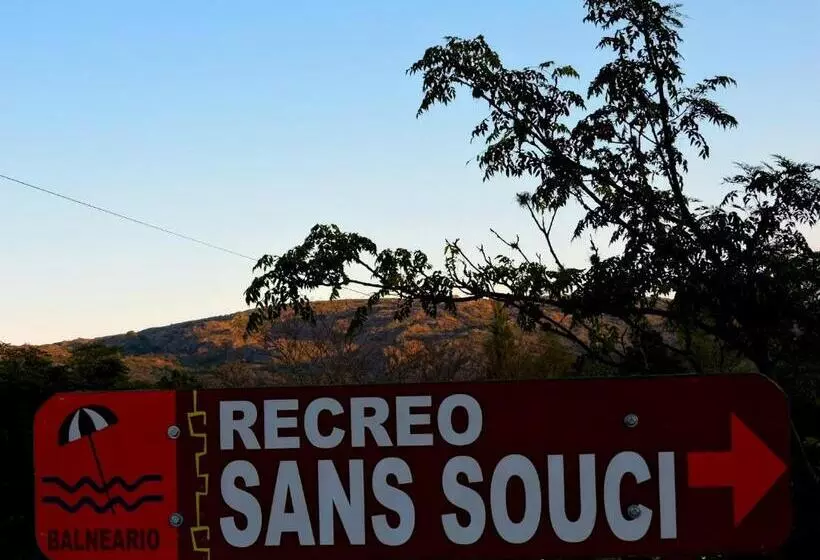 Retkeilymaja Hosteria Sans Souci