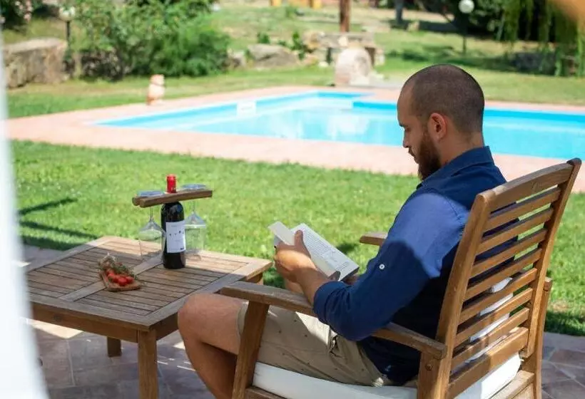 Hotelli Agriturismo Colle Vento