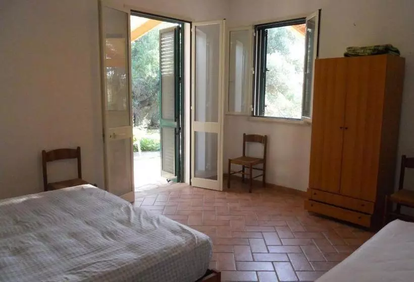 Hotelli Agriturismo Specchiarussa