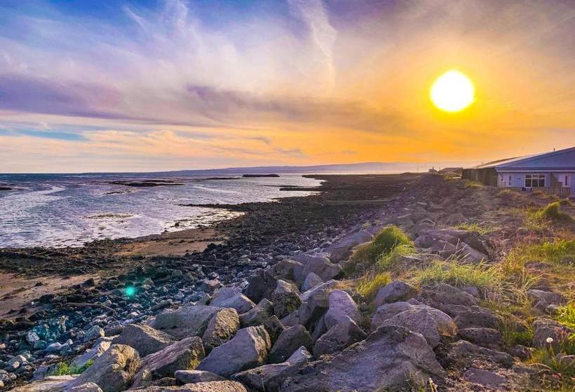 Bakki Apartments & Hostel